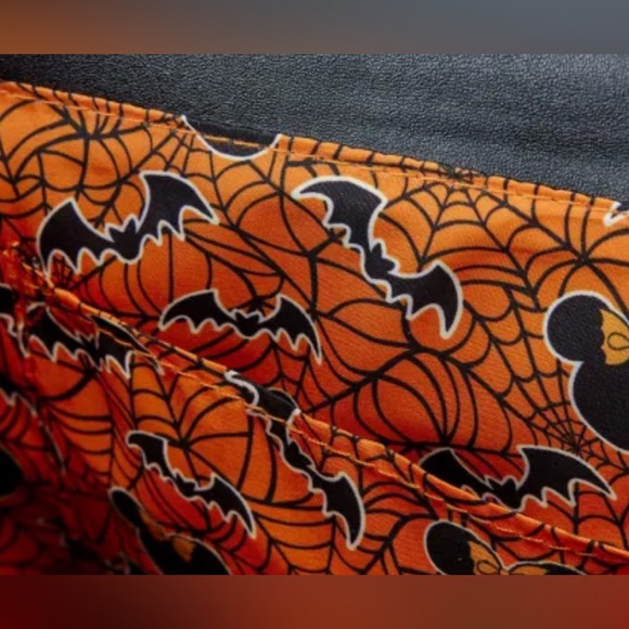 LOUNGEFLY DISNEY MINNIE MOUSE EXCLUSIVE HALLOWEEN CROSSBODY - NWT - Picture 2 of 5